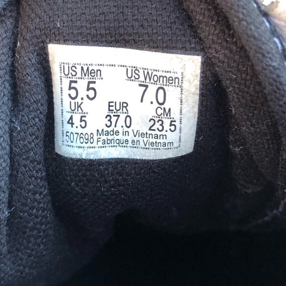 Vans Old Skool Classic Sneakers - Picture 8 of 8